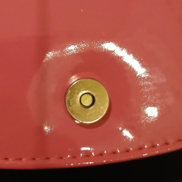 Hello Kitty Crossbody Handbag Clutch - Picture 4 of 11